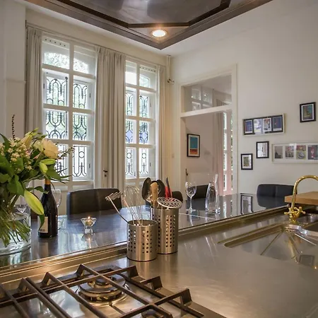 T Oude Koetshuis Holiday home *