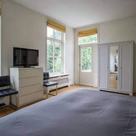 T Oude Koetshuis Holiday home *