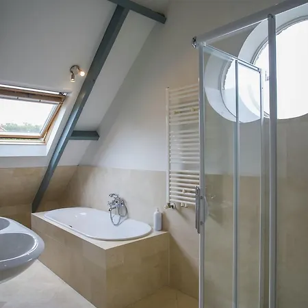 T Oude Koetshuis Holiday home *
